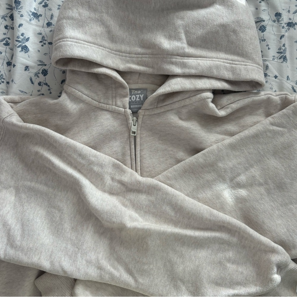 Aritzia TNA cozy boyfriend zip up